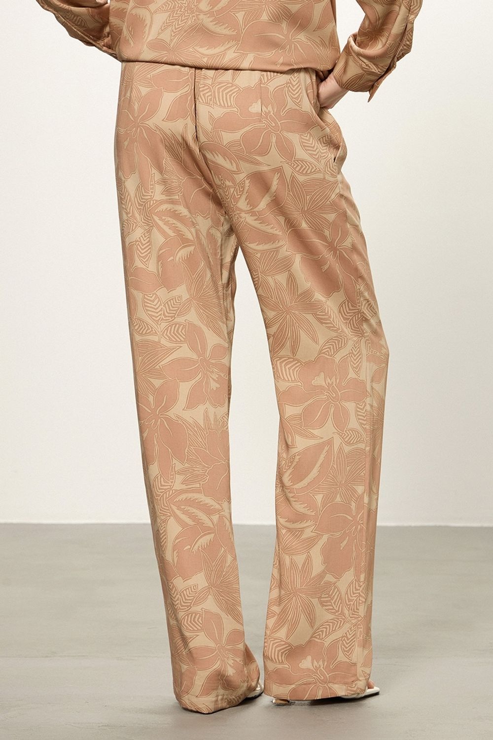 Брюки Палаццо на резинке бежевый принт вискоза