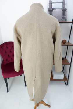 Пальто Молодежная мода светлое 48 размер