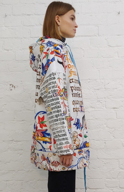 Двусторонняя куртка, по мотивам абстрактной живописи Жоан Миро и иллюстраций из Бревиария короля Мартина Арагонского