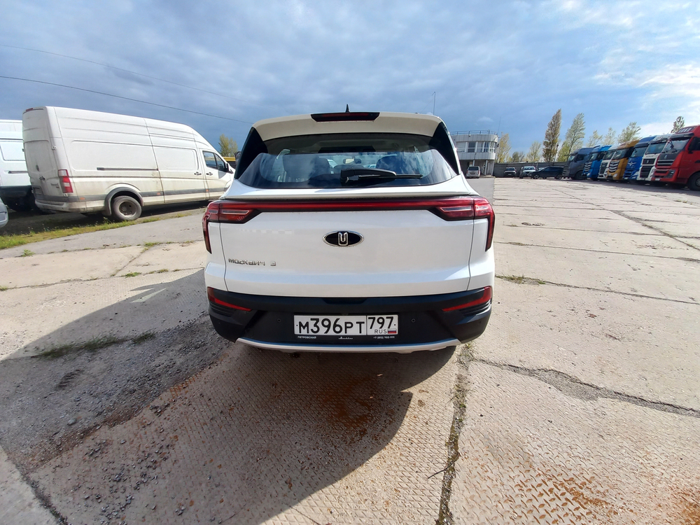 Москвич 3 1,5 CVT Стандарт (136 л.с.)