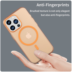 Мягкий чехол оранжевого цвета из ТПУ с поддержкой MagSafe для iPhone 13 Pro Max