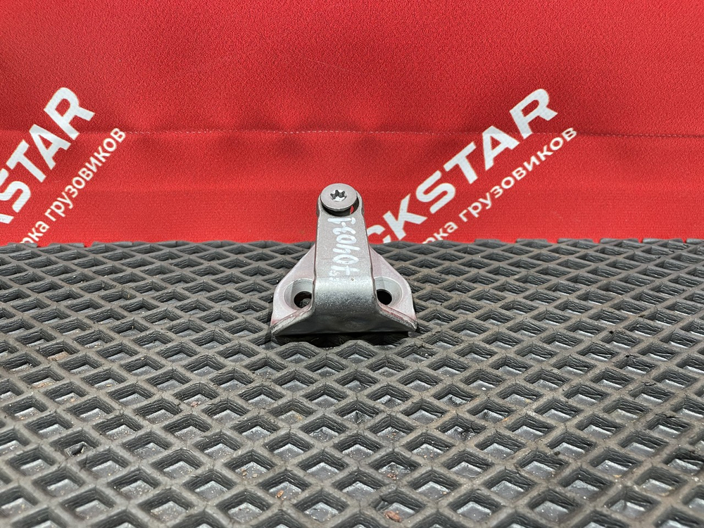 Ответная часть замка двери