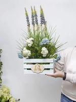 Композиция в ящике "Гортензия"