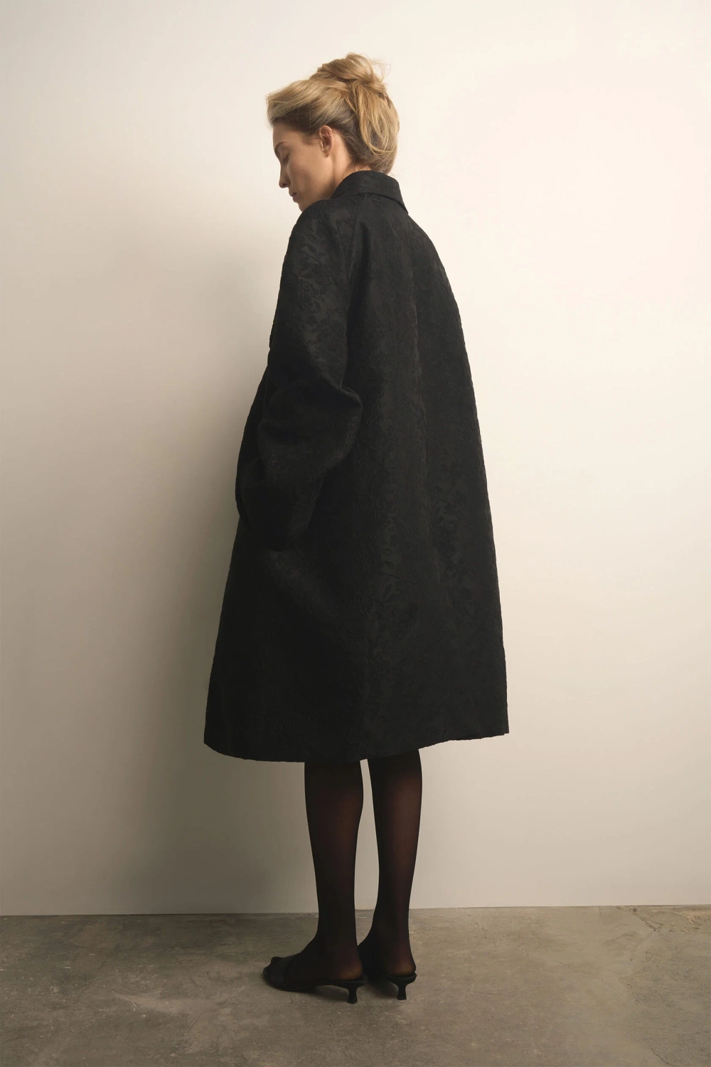 Плащ A-силуэта