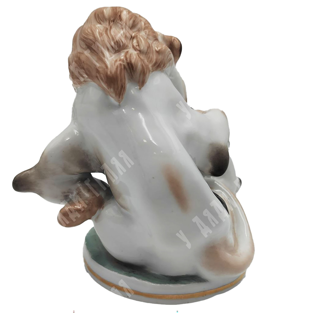 Лев и заяц (Заяц во хмелю). Б.Я. Воробьев, Е.Н. Лупанова. Фарфор. ЛФЗ, 1950–1960.