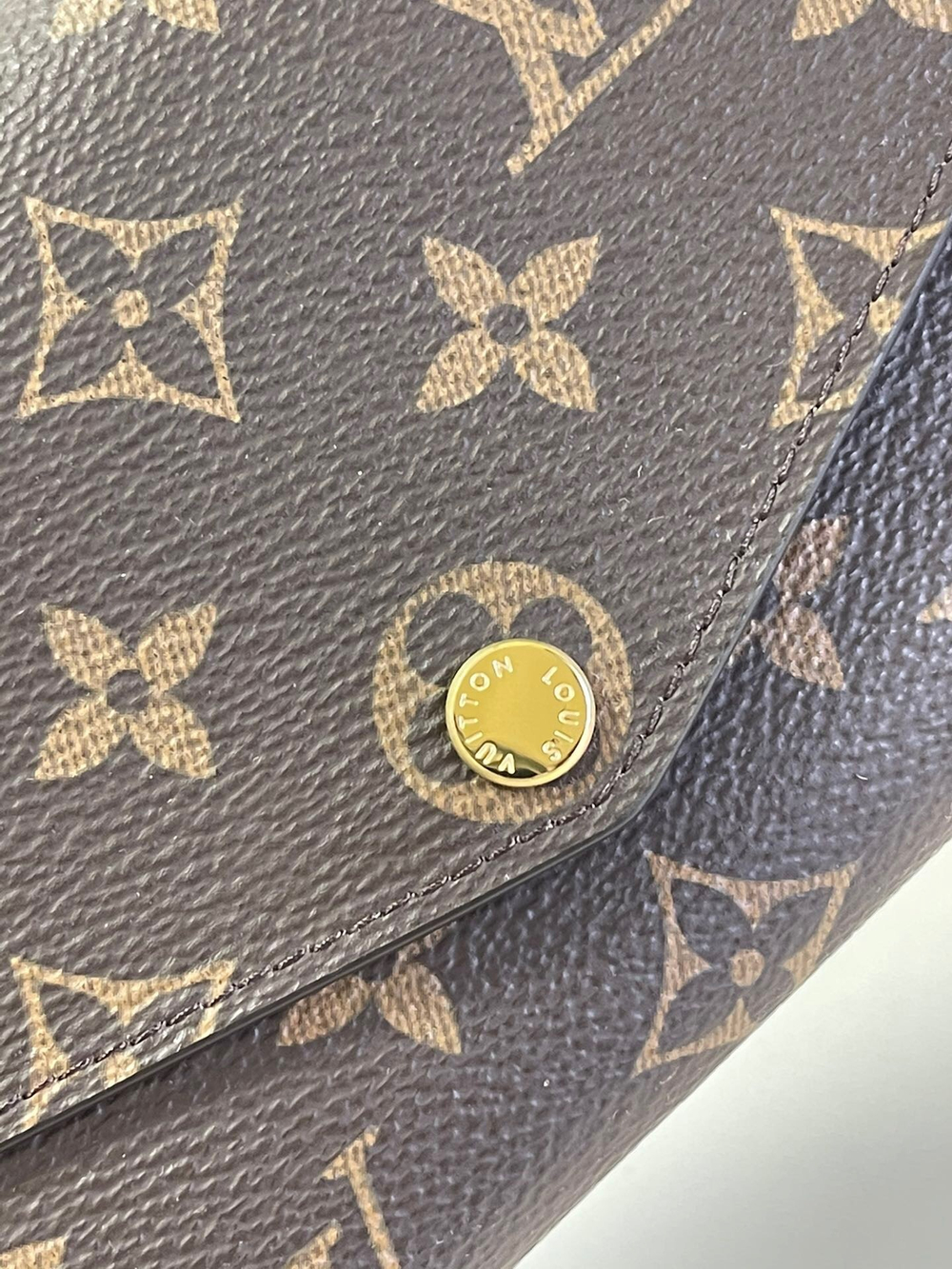 Louis Vuitton Sarah Wallet
