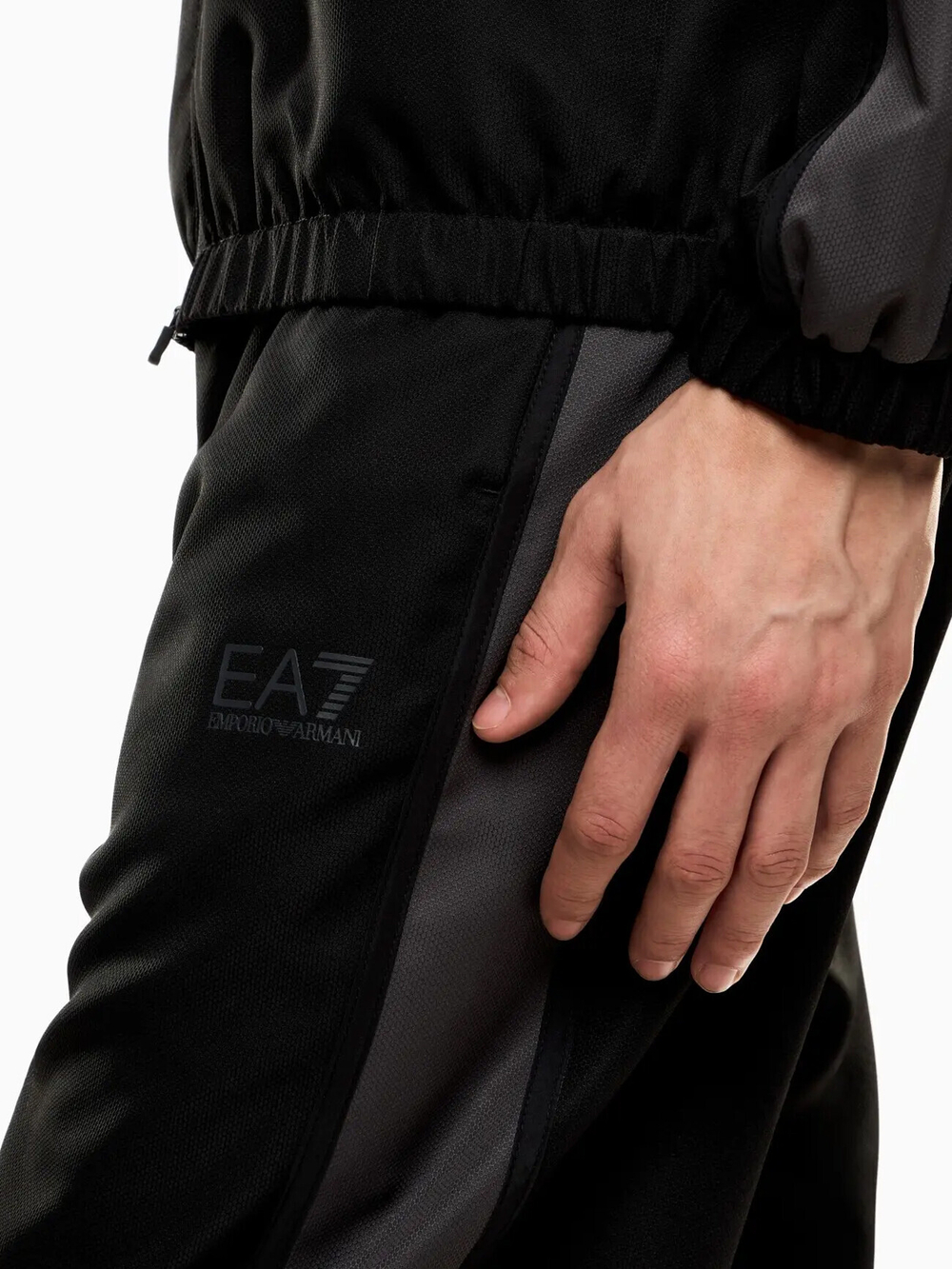 Костюм мужской EA7 Emporio Armani