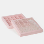 РОЗОВЫЙ Коробка для 25 конфет с окном "Ромашка"