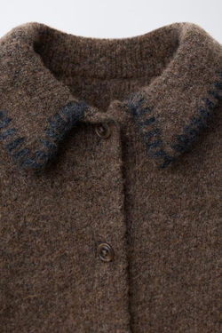 ZARA ВЯЗАНЫЙ КОМБИНЕЗОН С КОНТРАСТНЫМИ ДЕТАЛЯМИ, КОРИЧНЕВЫЙ