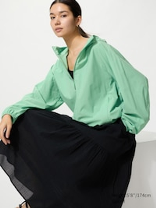 UNIQLO Парка с защитой от УФ-излучения, зеленый