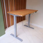 Регулируемый компьютерный стол Motor UP с регулировкой по высоте — столешница МДФ дуб европейский