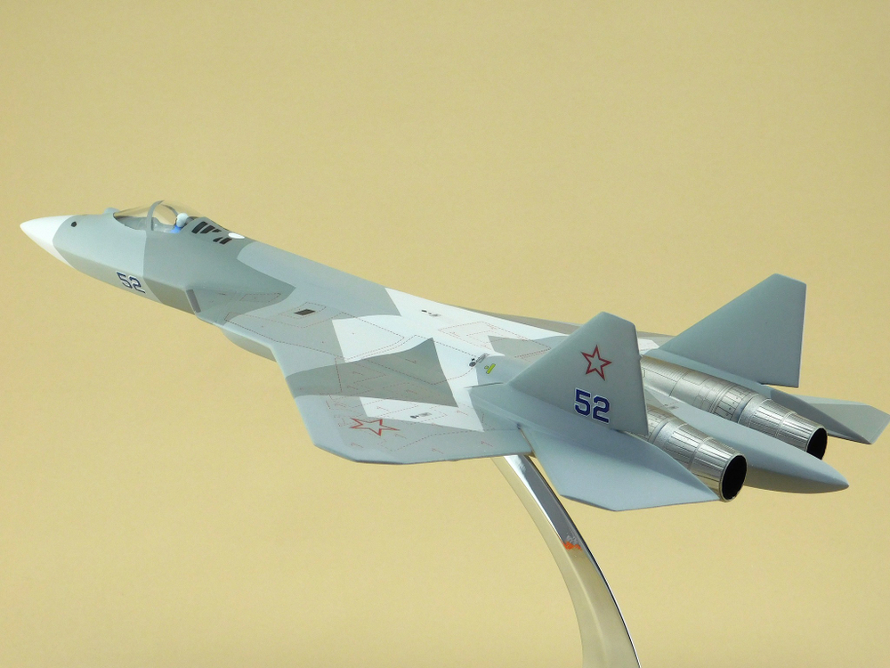 Модель самолета Су-57 (М1:48, 052, Камуфляж)