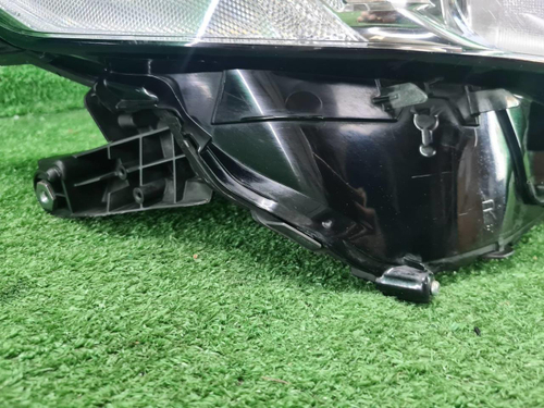 Фара правая Toyota Camry xv70 (2020-н.в.) LED
