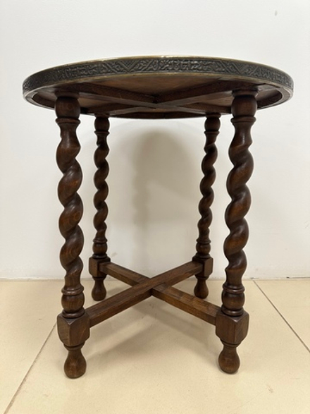 Столик в восточном стиле