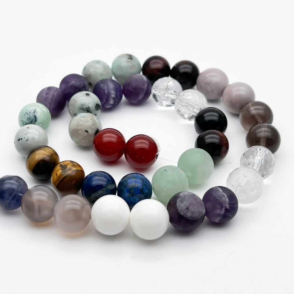 Натуральные камни микс, парные бусины, диаметр около 10-10,6 мм, цена за нить 38 шт (19 пар)