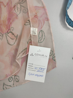 Шарф с легким рисунком