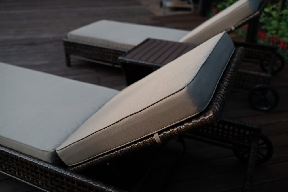 Шезлонг-лежак Besta Fiesta КОРСИКА из искусственного ротанга, коричневый