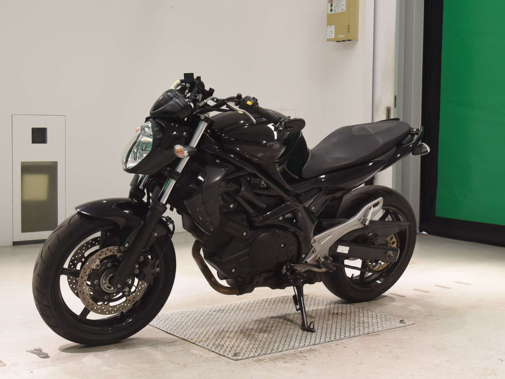 Suzuki Gladius SFV400 , 2014