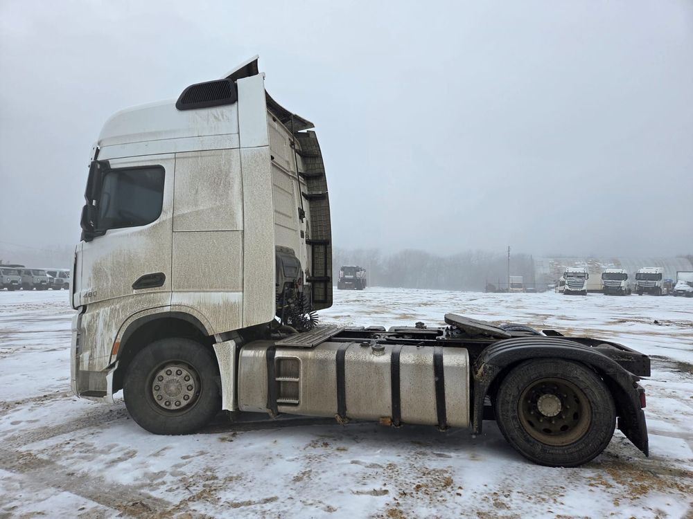 Shacman (Shaanxi) SX* 4x2 Седельный тягач SX4188YY381 (Дизельный, 12,5 л, 473 л.с., АТ)