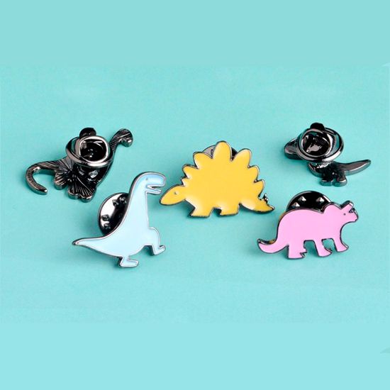 Значок металлический на одежду/Пин. Dino Pink