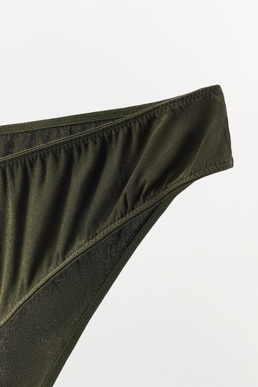 ZARA ТРУСЫ ТЕКСТУРНЫЕ С ШЕЛКОМ, ТЕМНЫЙ ХАКИ