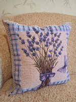 Декоративный гобеленовый чехол для интерьерной подушки Лаванда - бабочка 38*38