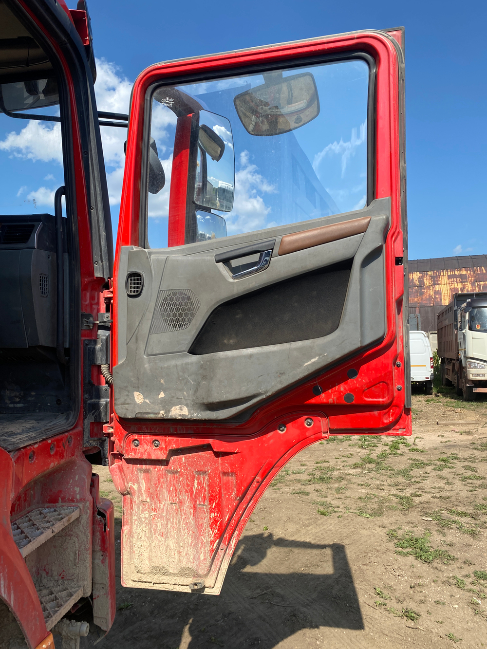 Shacman (Shaanxi) SX* 8x4 Самосвал SX33186W366C (Дизельный, 10,8 л, 441 л.с., МТ)