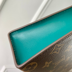 Louis Vuitton Pochette Voyage MM