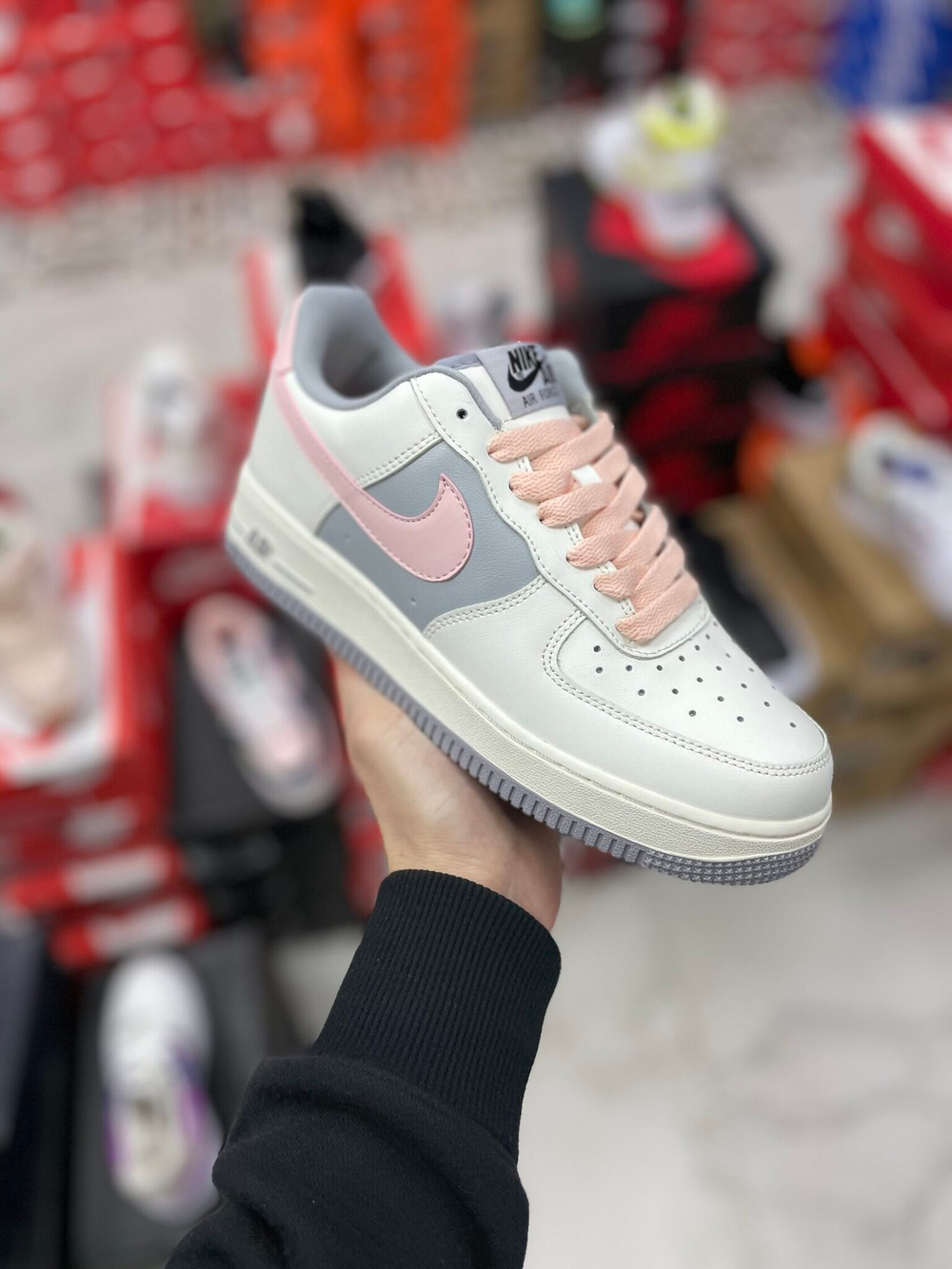 Nike Air Force 1LV8