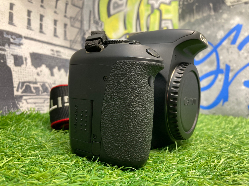 Canon EOS 600D 10.500 кадров
