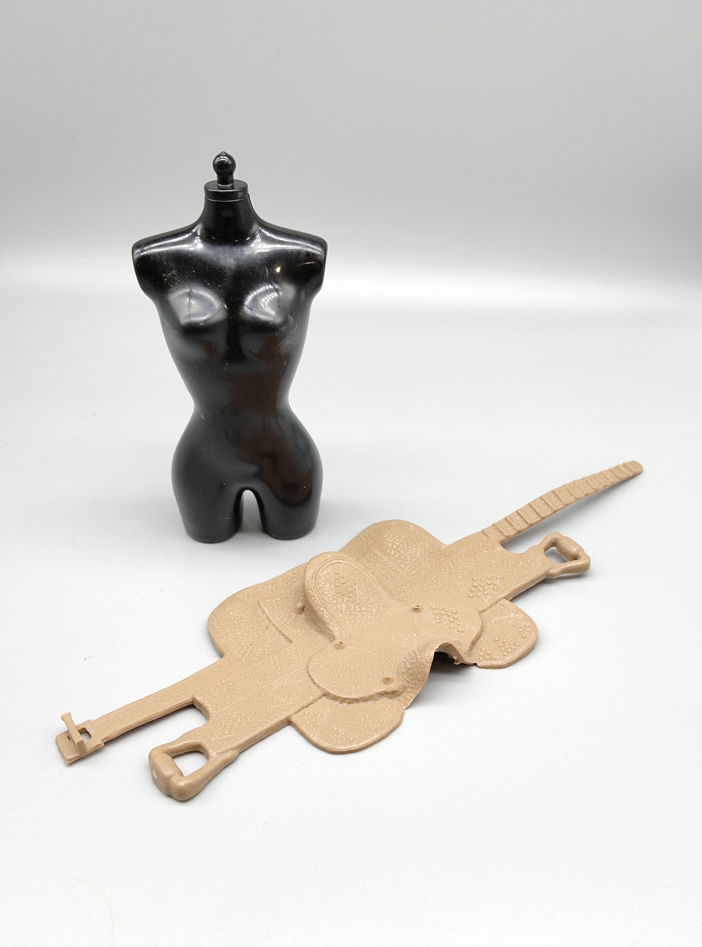 Аксессуар для питомцев куклы Барби винтаж седло 0784