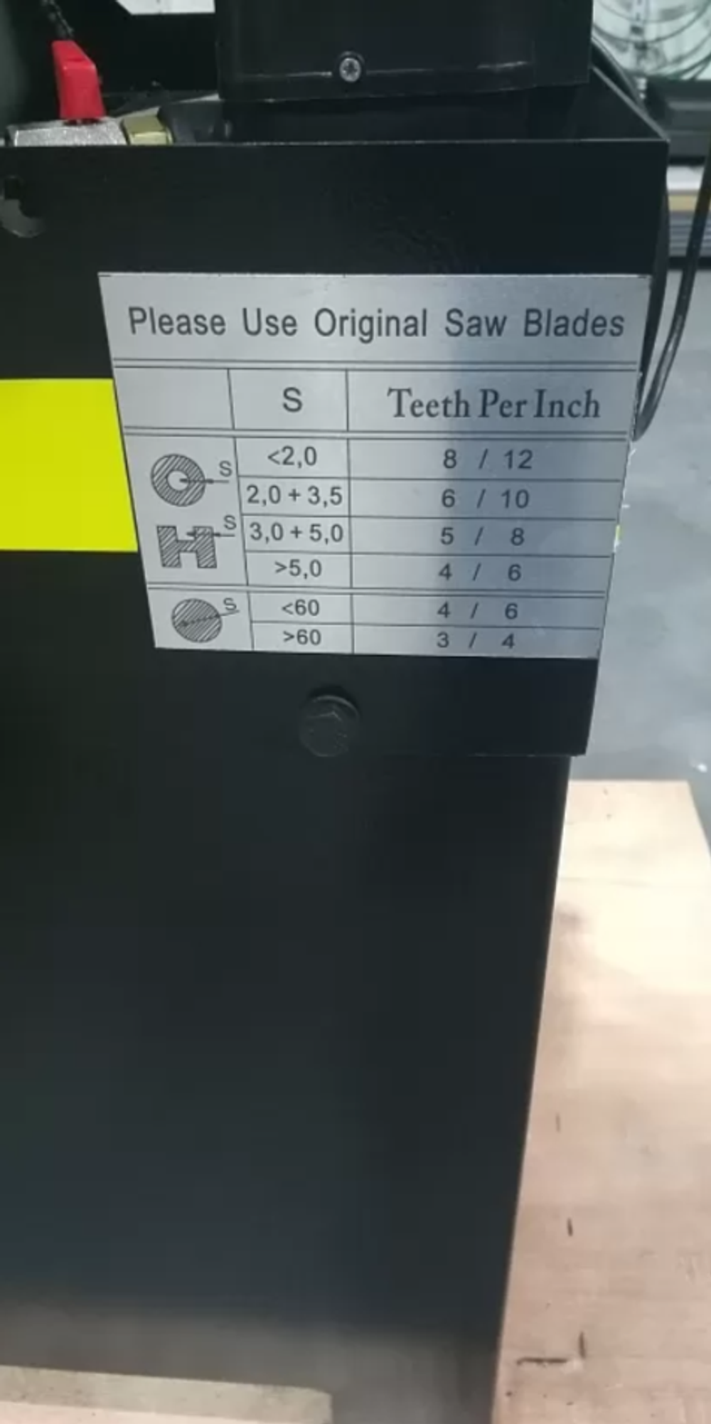 Ленточнопильный станок с гидроразгрузкой Stalex BS-260G