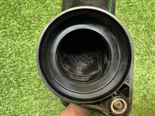 Патрубок воздуш. фильтра Mercedes C w205 (14-23)