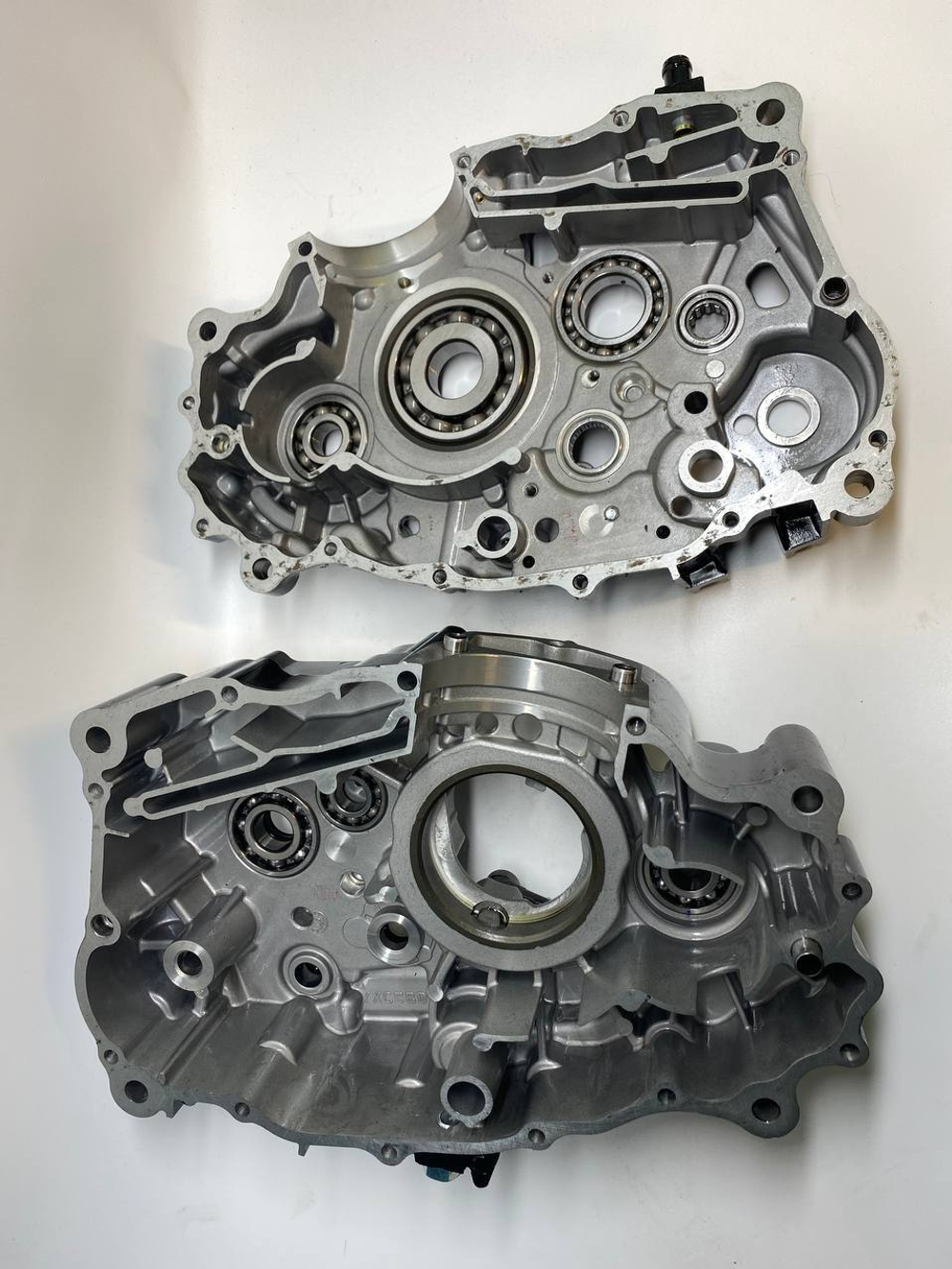 Картер (комплект) с подшипниками и сальниками двигатель 165FMM