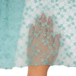 Вышивка на сетке ментол 21 см