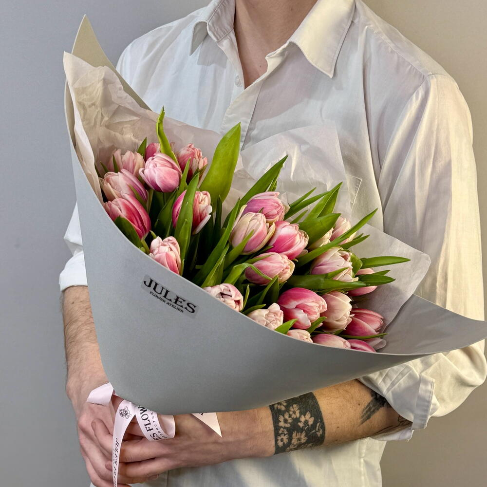 Букет из 25 пионовидных тюльпанов