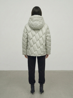 Легкая пуховая куртка на кнопках