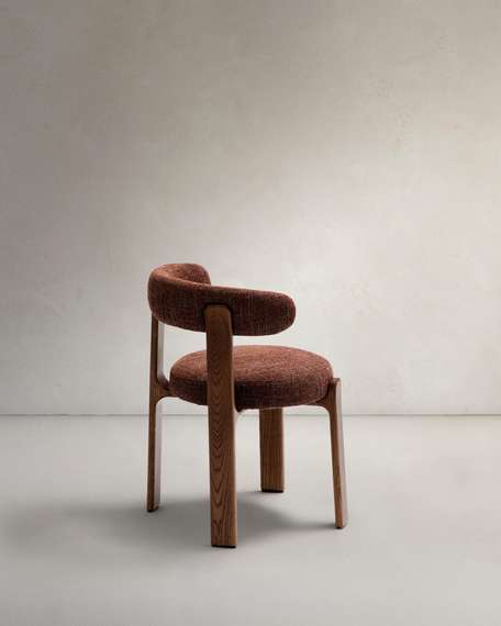 Стул Granite на 4 ножках из коричневого шенилла и массива ясеня в отделке орех