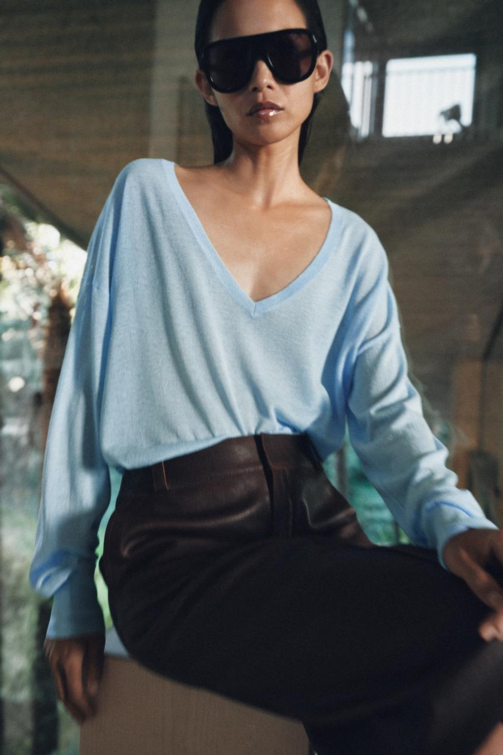 ZARA ДЖЕМПЕР ТОНКОЙ ВЯЗКИ С V-ОБРАЗНЫМ ВЫРЕЗОМ, ПАСТЕЛЬНО-СИНИЙ