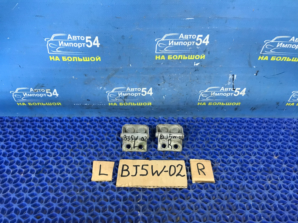 Петля багажника MAZDA FAMILIA 2001