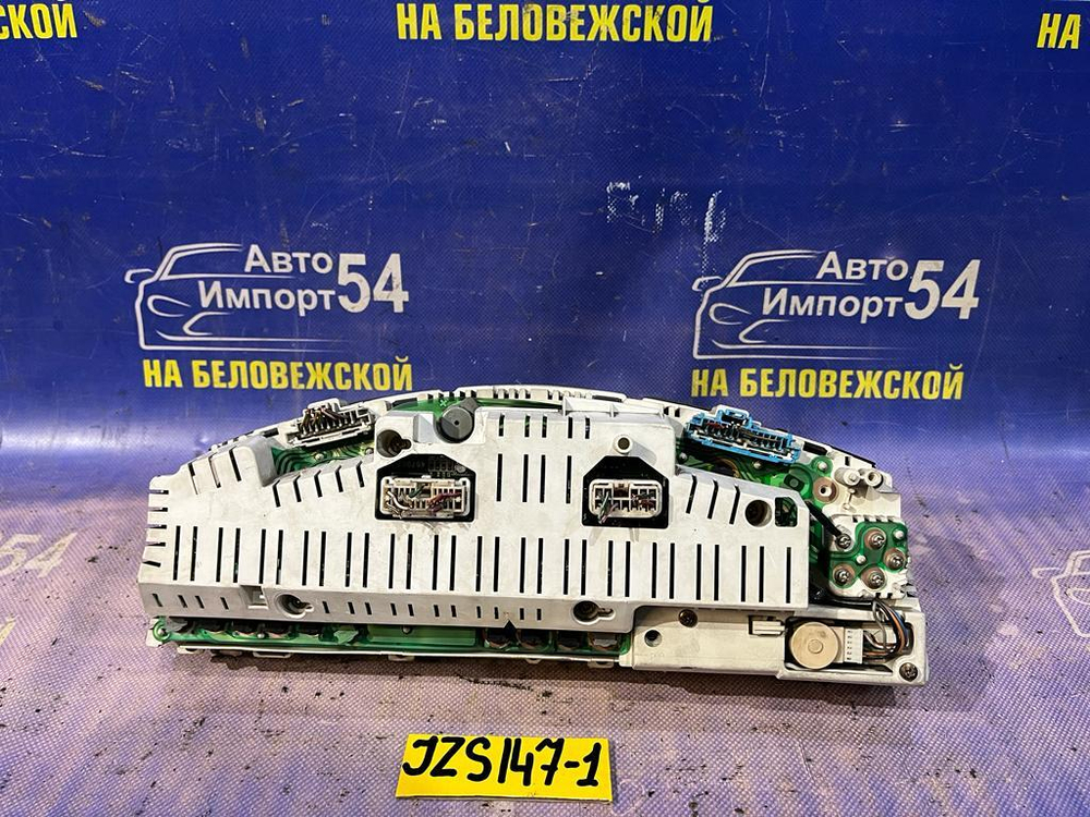 Щиток приборов TOYOTA ARISTO 1996