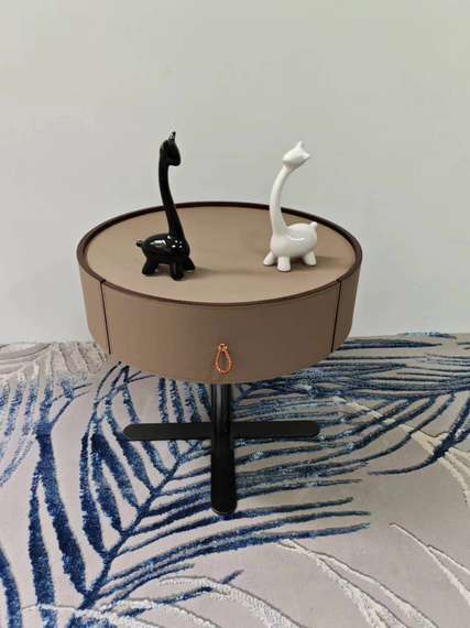 Тумбочка-столик но ножке CT-68, Ø50х48 см