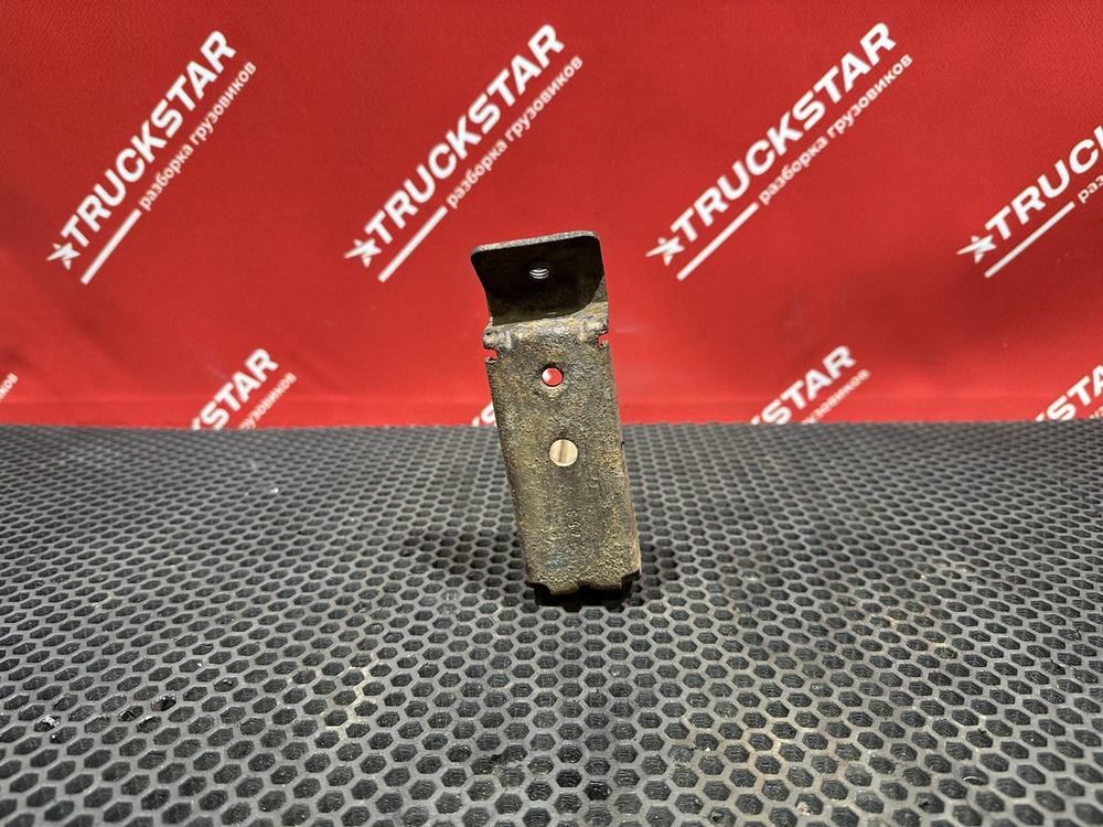 Кронштейн крыла заднего