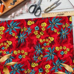 Ткань бифлекс синие и горчичные цветы на красном