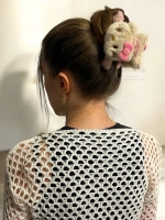 Заколка крабик краб для волос пушистый плюшевый Hello Kitty