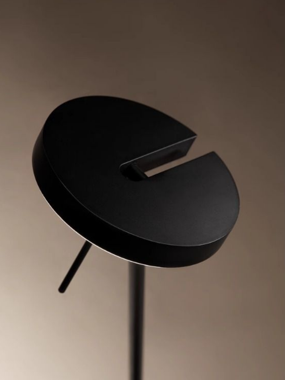 Лампа настольная Invisible