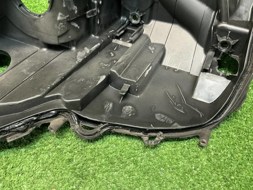 Стекло и корпус фары Toyota Camry xv70 (2017-2021)