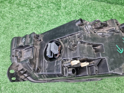 Фара правая Volvo XC40 1 (2017-2022) LED