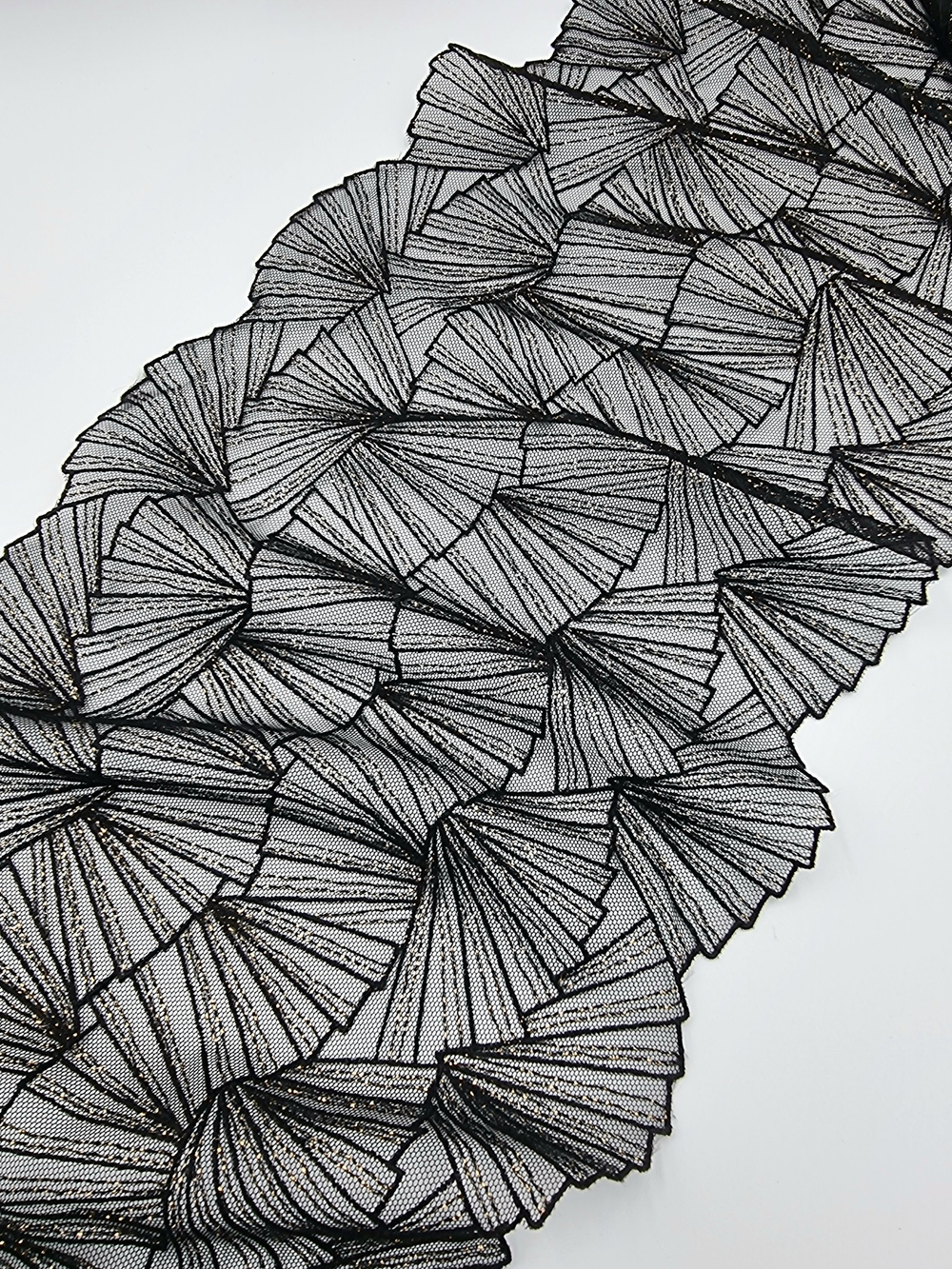 Вышивка на сетке чёрный/золото К705