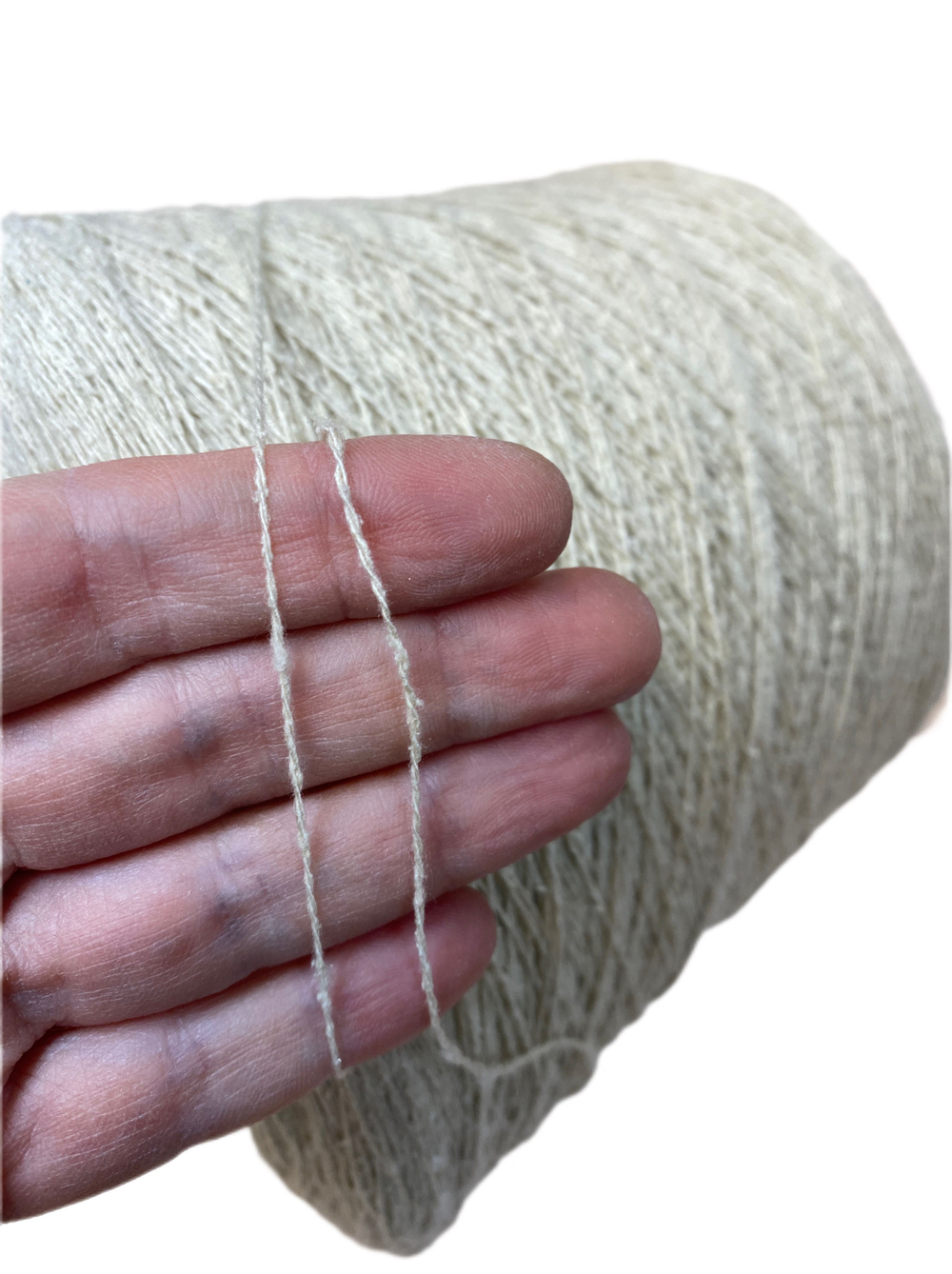 Пряжа на бобине 230 г(Италия) 100% буретный шелк 100г-750 м